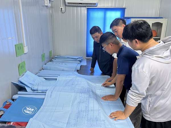 研究图纸.jpg 研究图纸.jpg